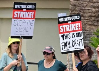 В США выросло число работников, опасающихся их замены ИИ