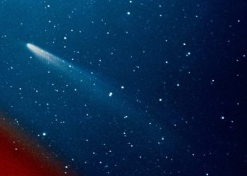 Жители Земли смогут увидеть пролетающую раз в 437 лет комету