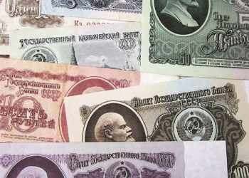 Звезды и деньги: «черный» нал в сумках «На-на» и опасные махинации Софии Ротару