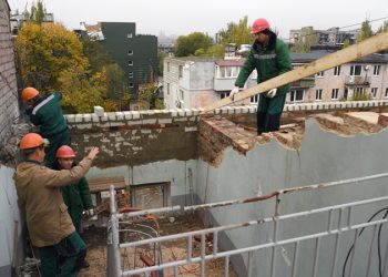 Более 3 тыс. домов восстановили в новых регионах России