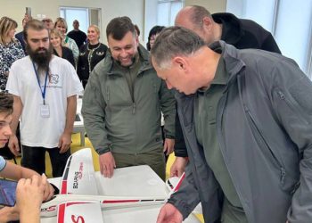 Хуснуллин принял участие в открытии детского центра «Кванториум» в Мариуполе