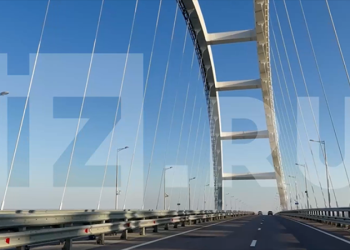 Корреспондент «Известий» показала Крымский мост после возобновления движения