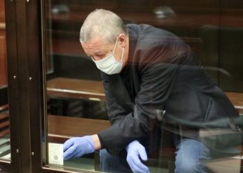 Михаил Ефремов: что не так с наследством его дяди?