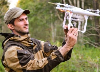 В Петербурге изобрели дрон, который сможет разыскивать заблудившихся в лесу людей