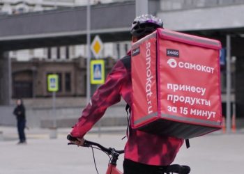 Глухонемого доставщика выгнали с работы в Череповце