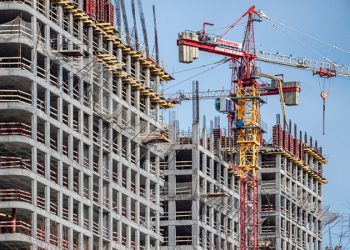 Каждая третья премиальная новостройка Москвы является небоскребом