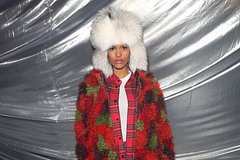 Российский дизайнер назвала самые модные головные уборы на зиму