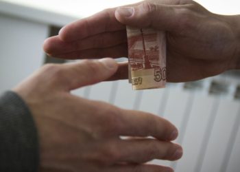 Многодетная москвичка лишилась квартир, записавшись на тренинги