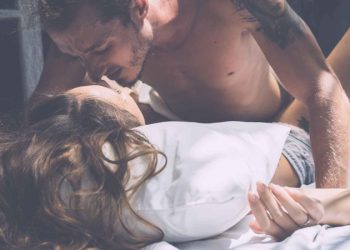 Россияне рассказали, как относятся к сексу на первом свидании