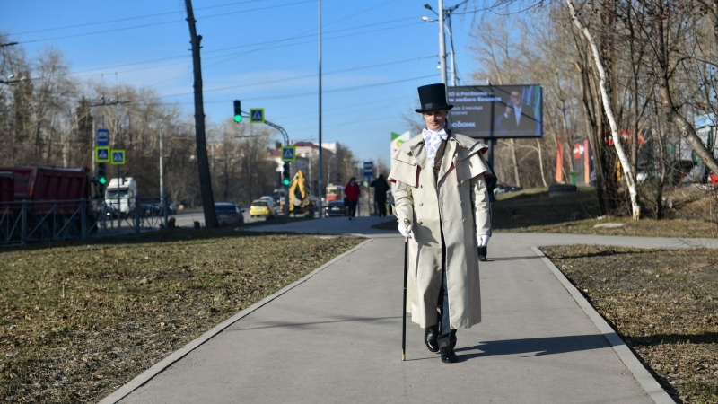 В Екатеринбурге красиво одевающегося рабочего завода прозвали «уральским Пушкиным»