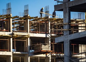 Эксперты назвали наиболее востребованные специальности на стройке