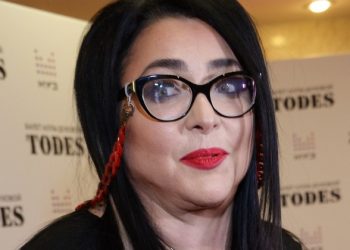 Лолита поставила карьеру на паузу