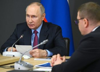 Путин провел встречу с губернатором Челябинской области Текслером