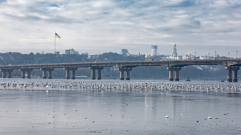 Украинские СМИ сообщили о планах властей Киева построить тоннель под Днепром