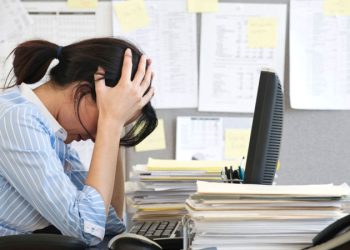 Выяснилось, сколько россиян повергаются риску инсульта из-за переработки