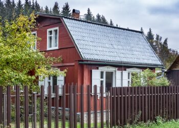 Дачный уклон: 70% россиян хотят переехать из квартиры в загородный дом