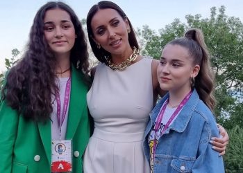Дочь пошла по стопам Алсу