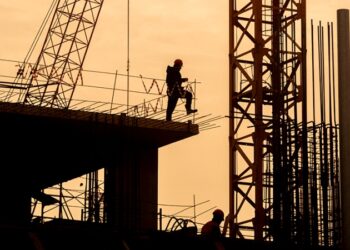 Дольное предложение: суд начал рассматривать дело о 50 недостроях