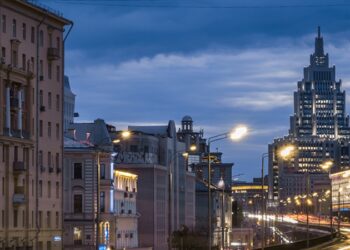 В Москве и Дубае сравнялись объемы строительства жилых небоскребов