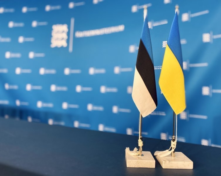 
                                    Эстония требует выслать украинцев из страны                                                                    