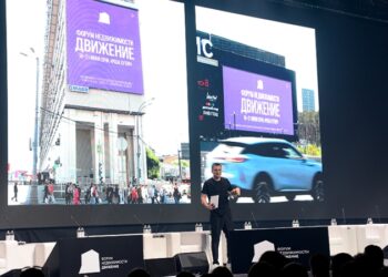 Рынок и Минстрой поддержали идею планирования медиафасадов до строительства зданий