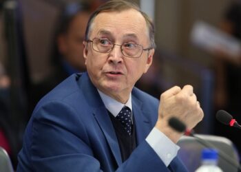 Бурляев возмущен Бузовой и Пугачевой