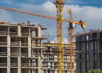 В Минстрое допустили снижение объемов ввода жилья в этом году до 100 млн кв. м