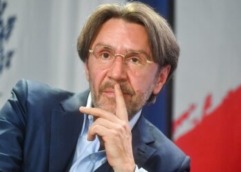 Шнуров получил деньги из воздуха