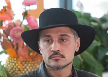 Билан обращался к экстрасенсам