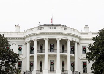 Политолог предрек США тоталитаризм при президентстве Харрис