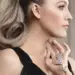 Блейк Лайвли попала на обложку Vogue в украшении за 336 миллионов рублей