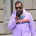 Адам Сэндлер описал свой стиль в одежде словами «семья смеется надо мной»