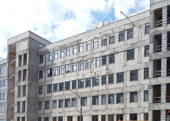 Готовность новой поликлиники в Ленинском округе Подмосковья достигла 45%