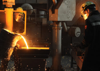 В РФ импортозаместят производство химикатов для автопрома и стройки