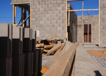 В России объемы строительства частных домов снизятся на треть