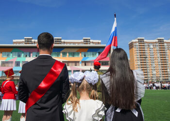 Путин сообщил о планах построить в РФ более 400 новых школ до конца года