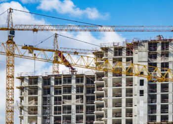 Предельно допустимую высоту зданий увеличат в Мурманске