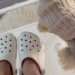 Crocs начала продавать резиновые кроксы для собак
