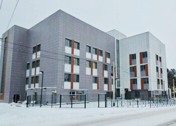 Готовность новой поликлиники в поселке Качуг в Приангарье достигла 88%