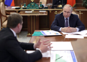 Путин обсудил с главой Хакасии реализацию нацпроектов в республике