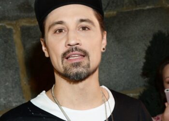 Билан отказался от подарков