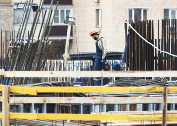 В Подмосковье предложили отменить экзамен по русскому для мигрантов на стройке