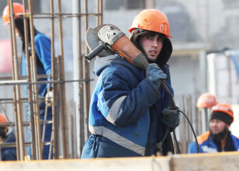 В России самой высокооплачиваемой отраслью за 2024 год стала сфера строительства