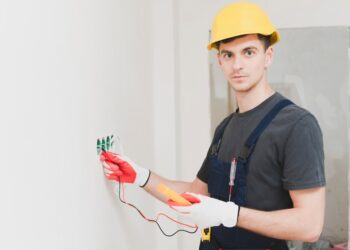 Электромонтажные работы — стандарты безопасности, этапы установки и современные технологии