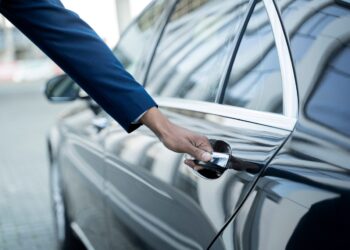 Ваш комфортный переезд: всё о трансферах и их видах