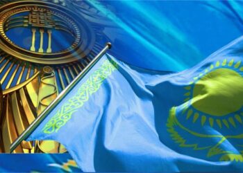 Задача казахстанских властей — не упустить контроль над Конституционным судом, заявил политик