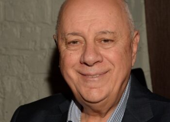 Аркадий Инин: «В знакомствах по интернету есть какой-то подвох»