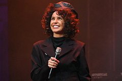 Певица Zivert похвасталась нарядом за сотни тысяч рублей