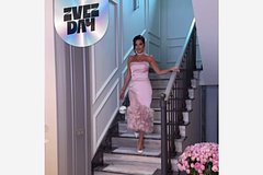 Бородина пришла на свадьбу подруги в образе за 232 тысячи рублей