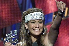 Любимый аксессуар знаменитостей из 2000-х вновь стал популярным